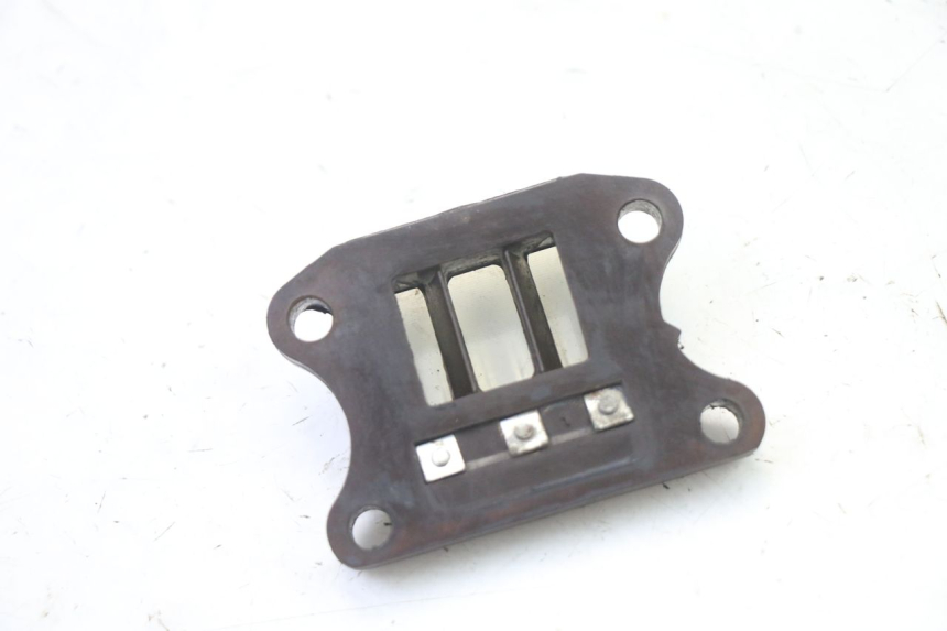 photo de INTAKE VALVE PEUGEOT VIVACITY 50 (2004 - 2009) - Zoom on usage condition