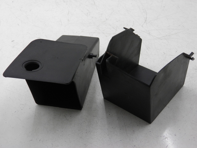 photo de GLOVE BOX YAMAHA YP MAJESTY 125 (2007 - 2010) - Component detail