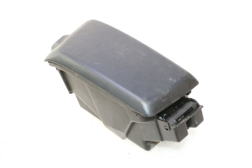 photo de GLOVE BOX HONDA FJS SILVER WING SILVERWING 400 (2005 - 2008) - Technical close-up