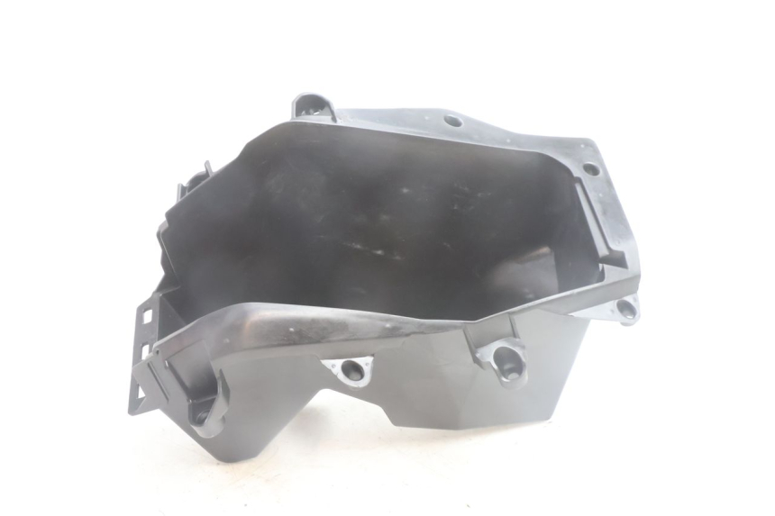 photo de GLOVE BOX YAMAHA N-MAX NMAX 125 (2021 - 2024) - Zoom on usage condition