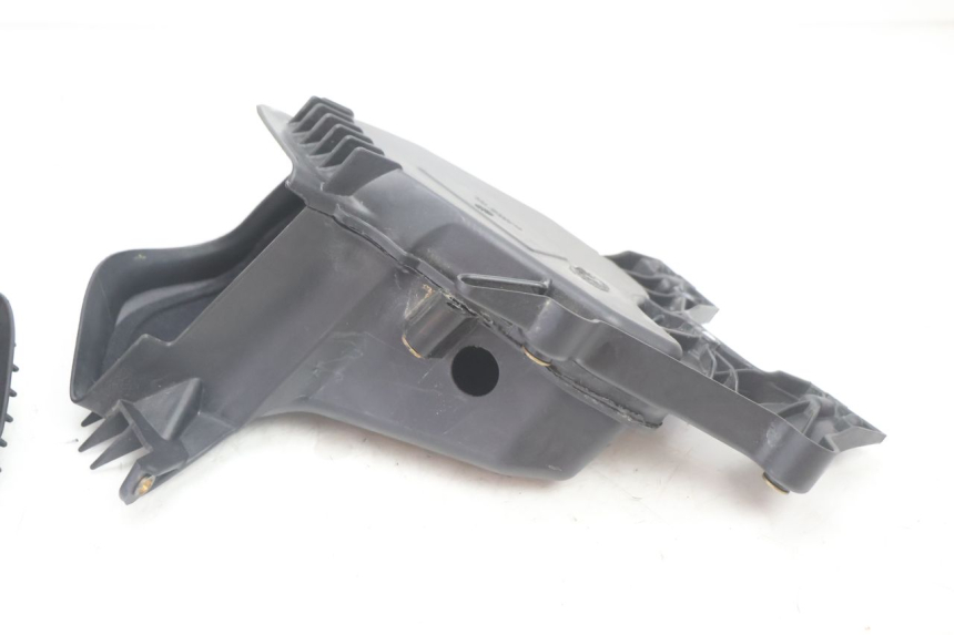photo de GLOVE BOX HARLEY DAVIDSON ROAD GLIDE FLTRXSE 1920 (2018 - 2022) - Technical close-up