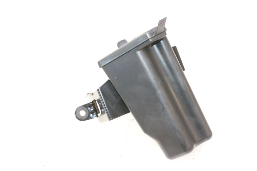 photo de GLOVE BOX YAMASAKI STREET 50 (2013 - 2018) - Zoom on usage condition