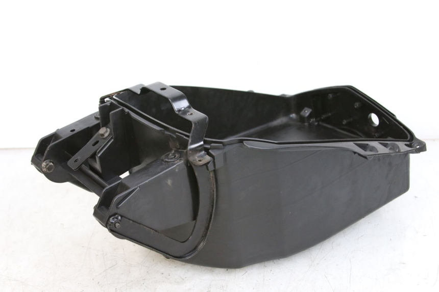 photo de GLOVE BOX PEUGEOT VIVACITY 125 (2010 - 2017) - Zoom on usage condition