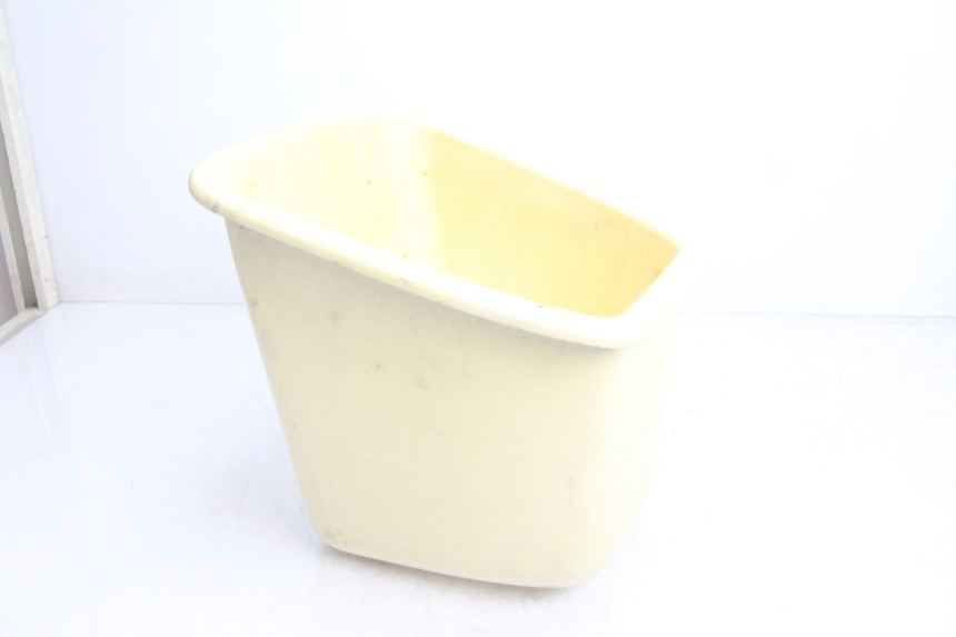 photo de GLOVE BOX YAMAHA WAVE RUNNER GP R 1200 (2000 - 2003) - Component detail