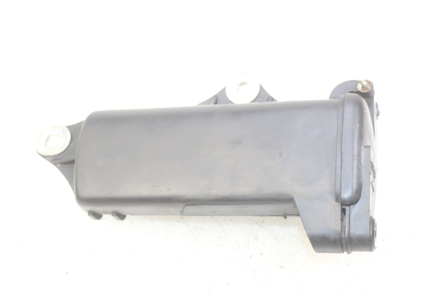 photo de GLOVE BOX HONDA XR L 125 (2003 - 2007) - Alternative perspective