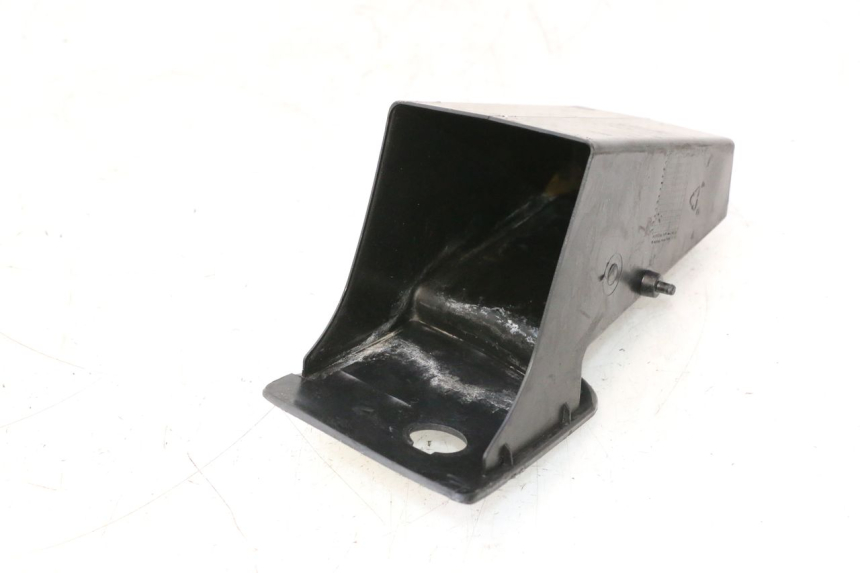photo de GLOVE BOX YAMAHA YP MAJESTY 125 (2002 - 2006) - Technical close-up