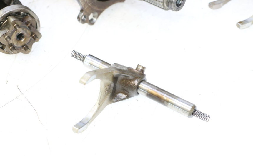 photo de GEARBOX YAMAHA FJR 1300 (2001 - 2005) - Alternative angle