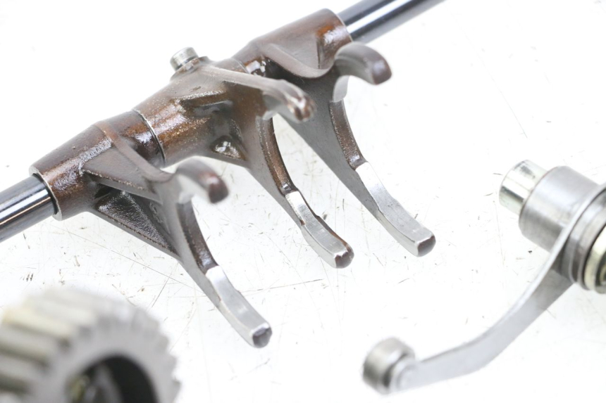 photo de GEARBOX MOTO GUZZI NORGE 8V GT 1200 (2011 - 2016) - Alternative perspective