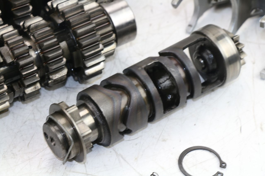 photo de GEARBOX SUZUKI GSF S BANDIT ABS 650 (2005 - 2006) - Focus on structure