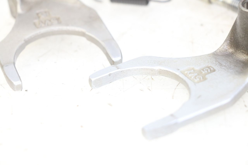 photo de GEARBOX YAMAHA YZF R1 1000 (2007 - 2008) - Detailed visual inspection