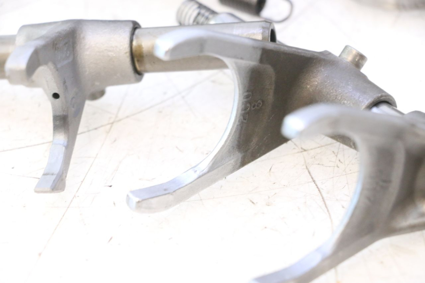 photo de GEARBOX YAMAHA YZF R6 600 (2008 - 2009) - Surface and material condition