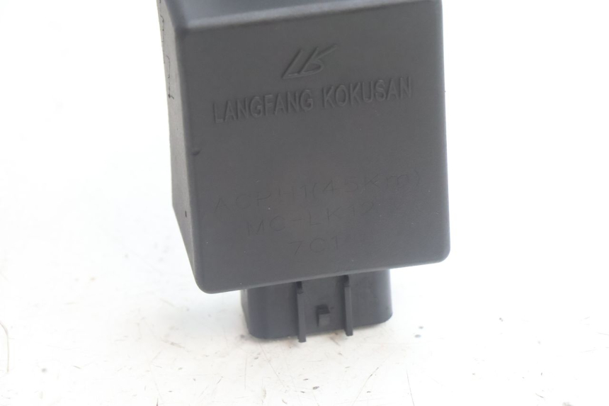 photo de CDI UNIT PEUGEOT CITYSTAR 2T 50 (2018 - 2021) - Fixing points details