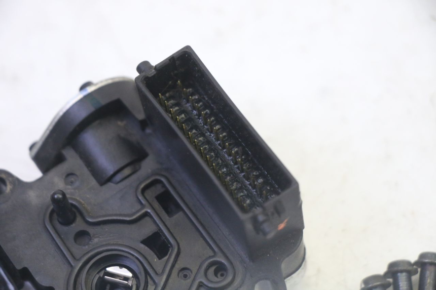 photo de CDI UNIT HONDA FES S-WING SWING ABS 125 (2007 - 2015) - Zoom on usage condition