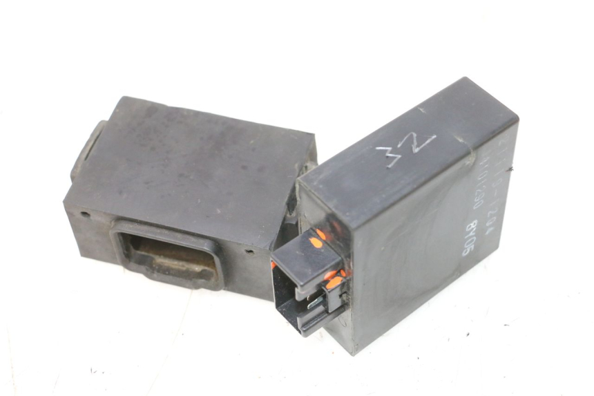 photo de CDI UNIT KAWASAKI GPX F ZX750F 750 (1986 - 1990) - Zoom on usage condition