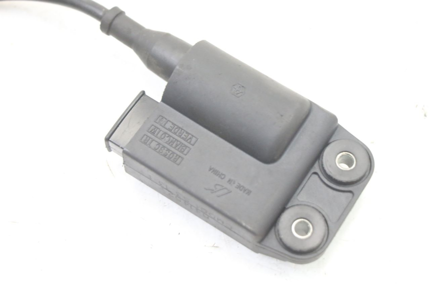 photo de CDI UNIT PIAGGIO VESPA LX 2T 50 (2005 - 2013) - Fixing points details