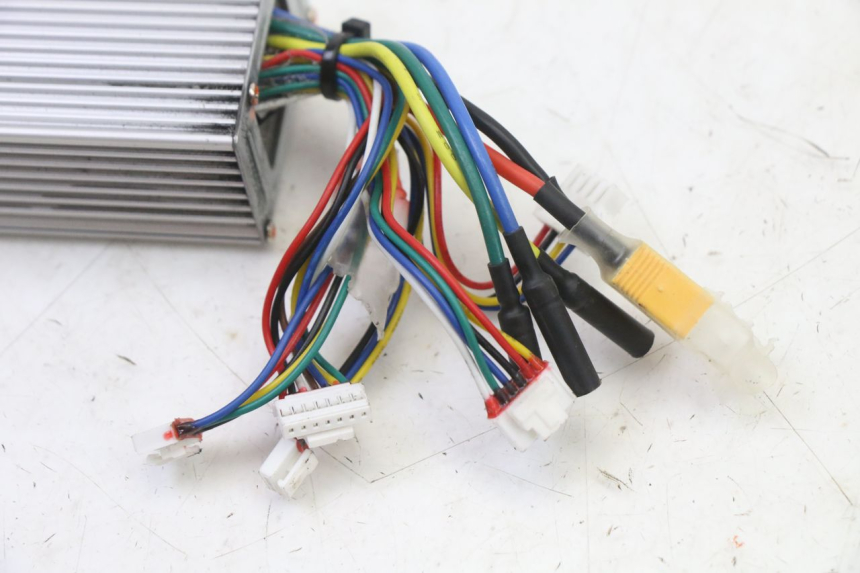 photo de CDI UNIT PUNK ELECTRIC RIDER 1 - Technical close-up