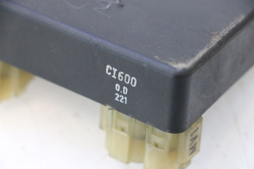 photo de CDI UNIT HONDA XRV AFRICA TWIN 750 (1990 - 1992) - Technical close-up