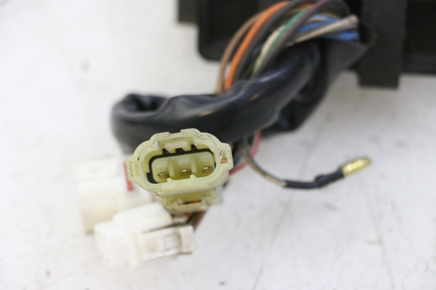 photo de CDI UNIT YAMAHA YP MAJESTY 125 (2002 - 2006) - Alternative perspective