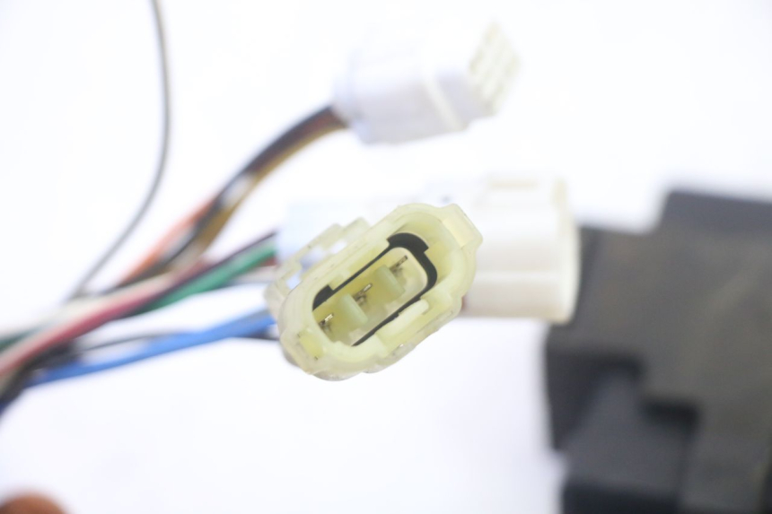 photo de CDI UNIT YAMAHA YP MAJESTY 125 (2007 - 2010) - Fixing points details