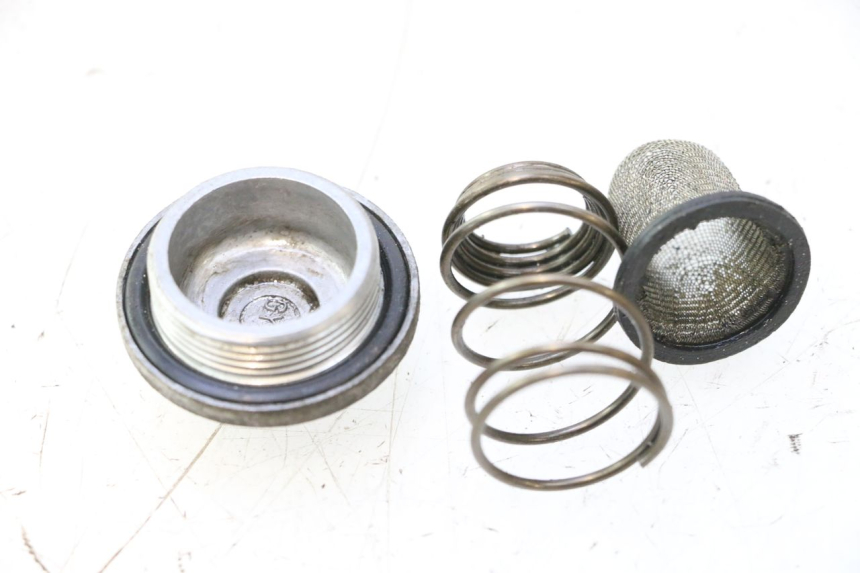 photo de ENGINE OIL CAP KYMCO AGILITY 4T 50 (2005 - 2018) - Alternative perspective