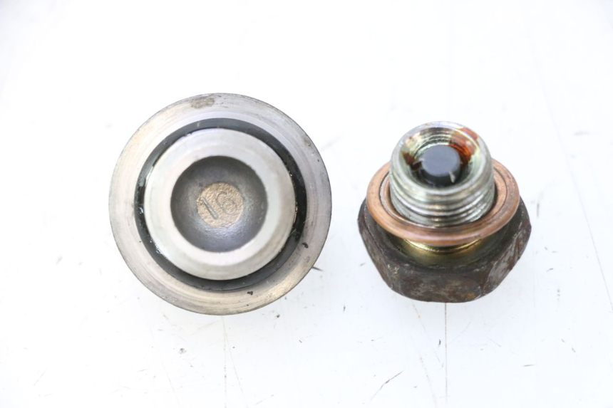 photo de ENGINE OIL CAP SUZUKI GSF N BANDIT 1200 (2001 - 2005) - Component detail