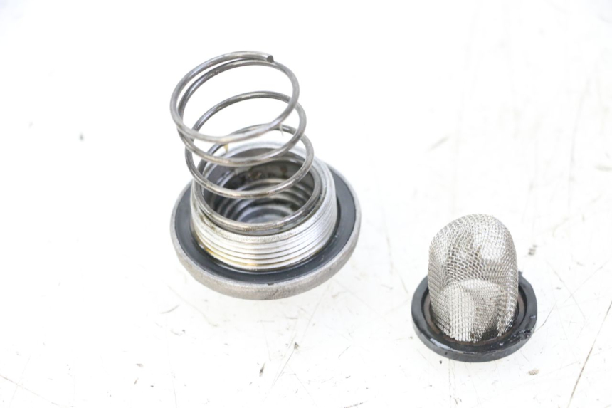 photo de ENGINE OIL CAP KYMCO AGILITY 4T 50 (2018 - 2022) - Alternative perspective