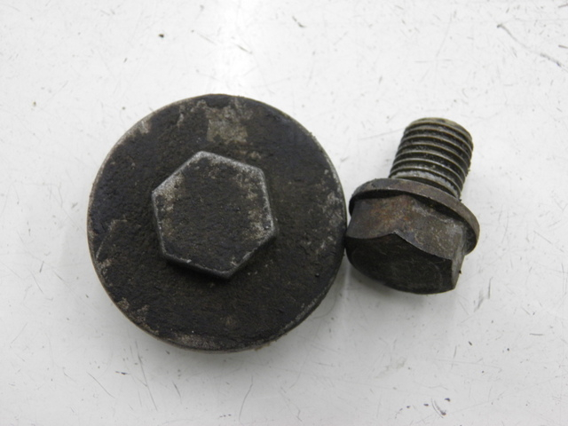 photo de ENGINE OIL CAP PEUGEOT V-CLIC VCLIC 50 (2007 - 2013) - Alternative perspective