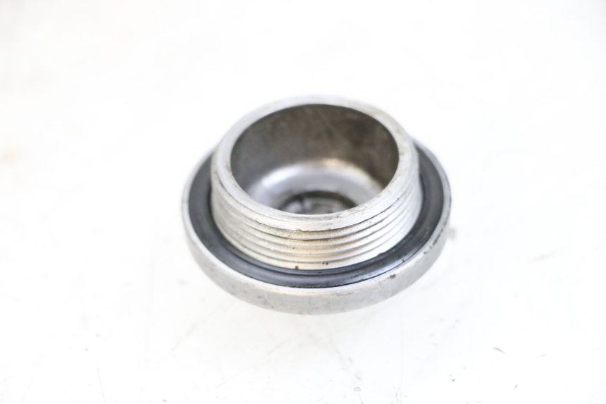 photo de ENGINE OIL CAP DAELIM S1 125 (2007 - 2016) - Zoom on usage condition