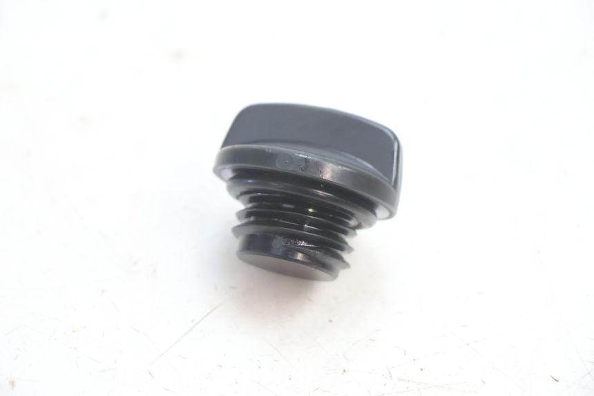 photo de ENGINE OIL CAP HONDA VFR FI RC46 800 (1998 - 2001) - Main view