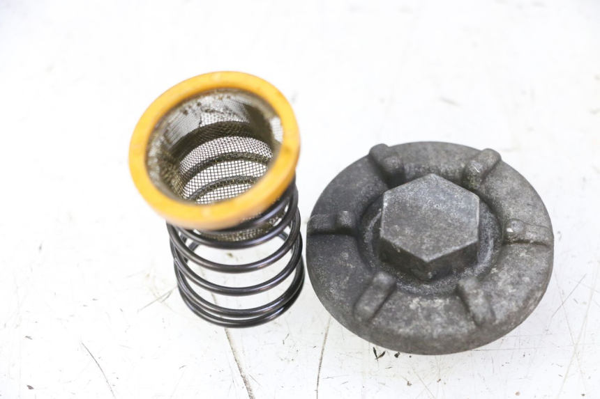 photo de ENGINE OIL CAP YAMAHA X-MAX XMAX 250 (2006 - 2009) - Zoom on usage condition