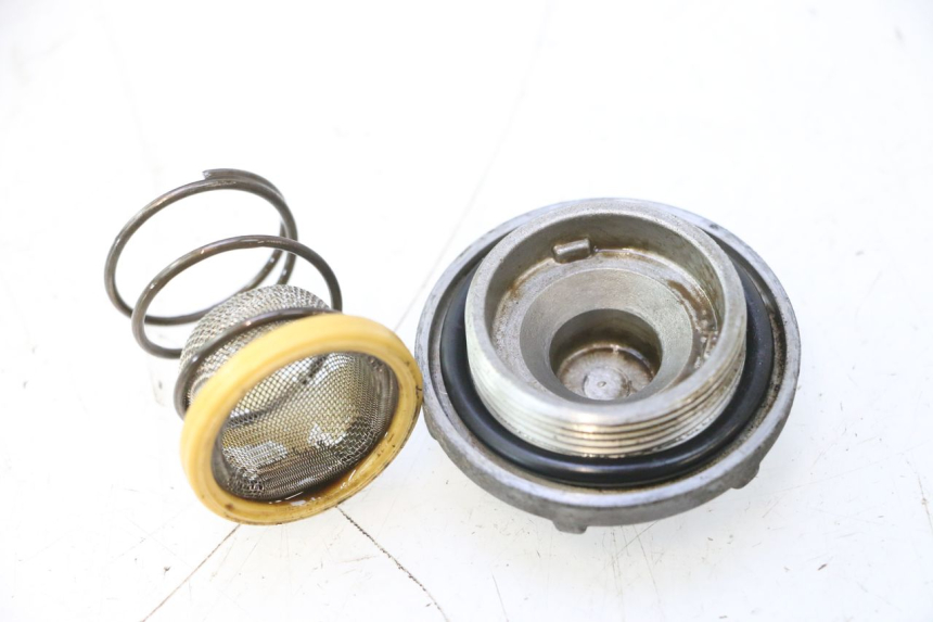 photo de ENGINE OIL CAP YAMAHA YP MAJESTY 125 (1998 - 2001) - Component detail