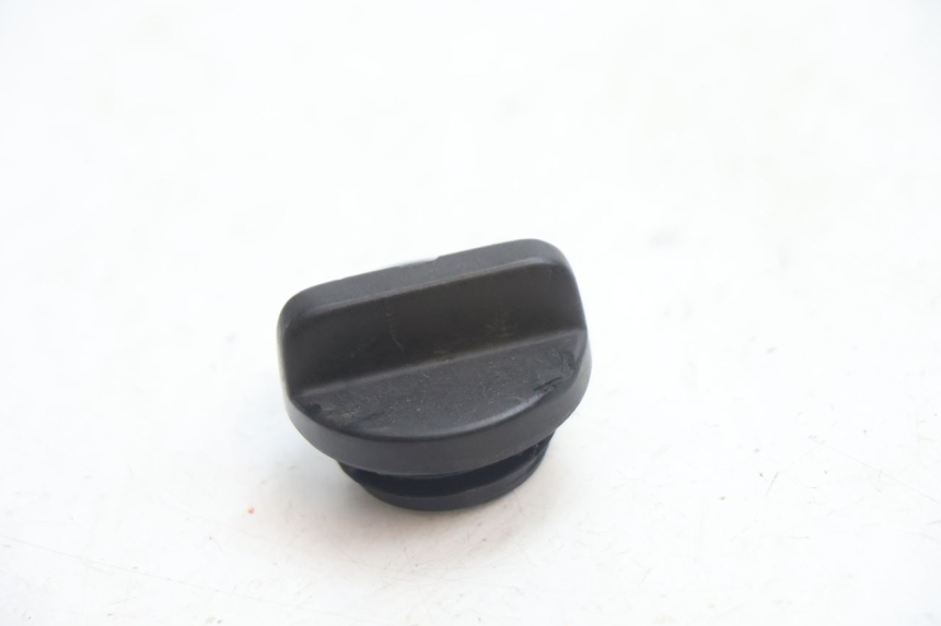 photo de ENGINE OIL CAP YAMAHA YZF R GENESIS 750 (1993 - 1998) - Zoom on usage condition
