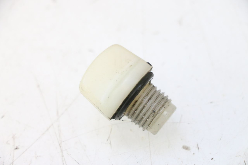photo de REAR WHEEL SHAFT CAP YAMAHA YP MAJESTY 125 (1998 - 2001) - Zoom on usage condition