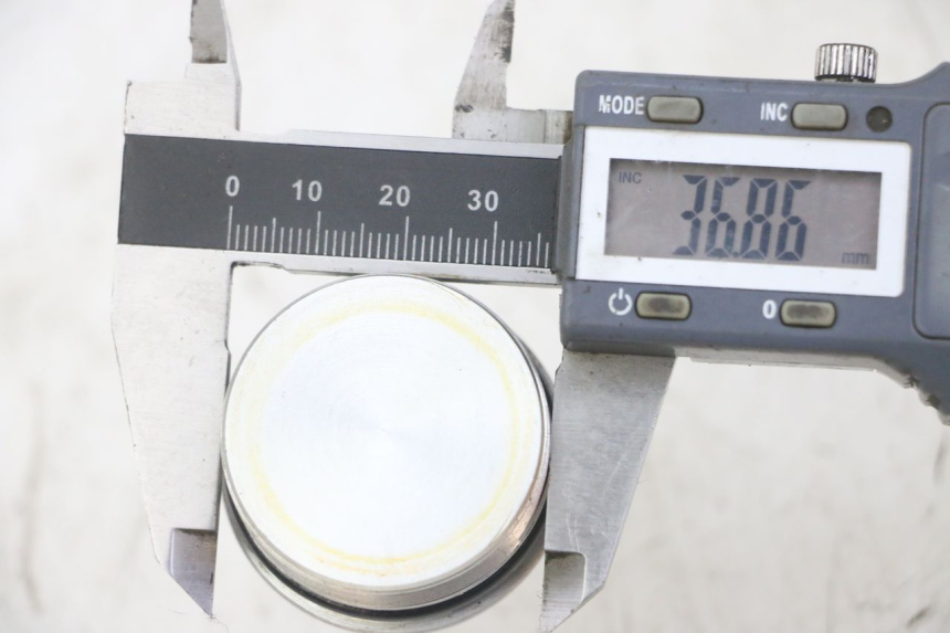 photo de FORK CAP HONDA CBF 500 (2004 - 2007) - Component detail