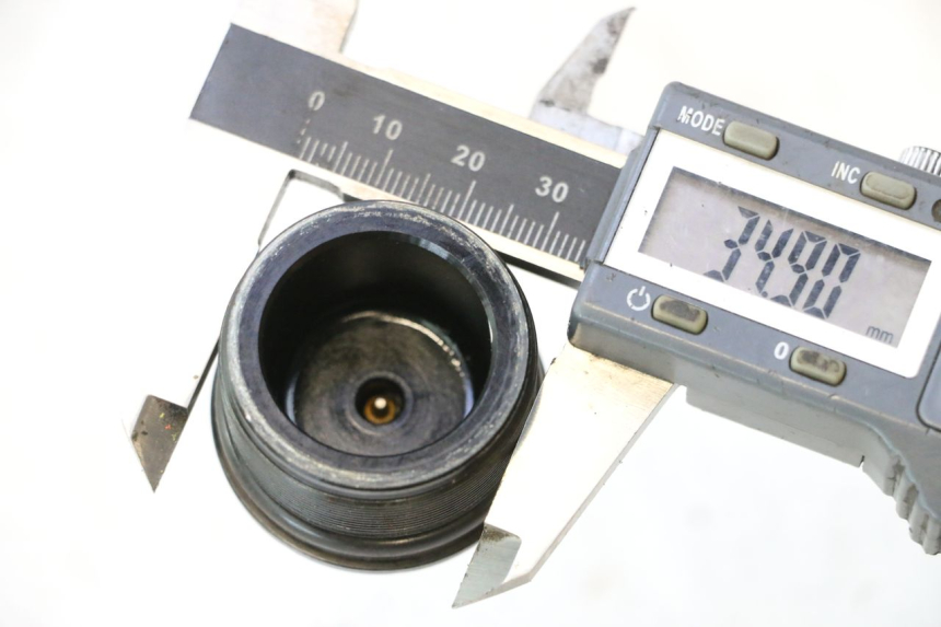 photo de FORK CAP SUZUKI DR S 600 (1985 - 1989) - Component detail