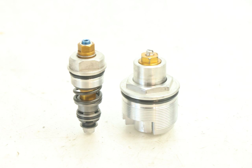 photo de FORK CAP YAMAHA YZF R6 600 (2008 - 2009) - Main view