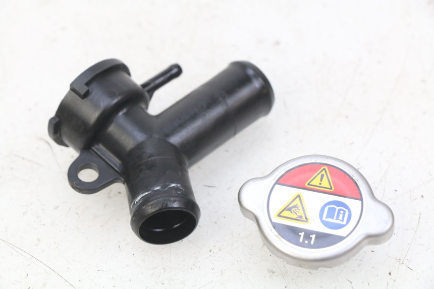 photo de RADIATOR CAP HONDA CB R 1000 (2018 - 2023) - Zoom on usage condition