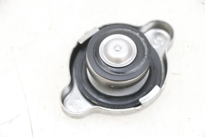 photo de RADIATOR CAP YAMAHA FJR ABS 1300 (2006 - 2012) - Component detail