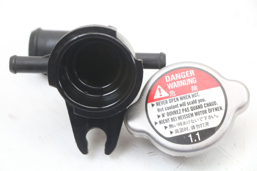 photo de RADIATOR CAP HONDA FJS SILVER WING SILVERWING 400 (2005 - 2008) - Zoom on usage condition