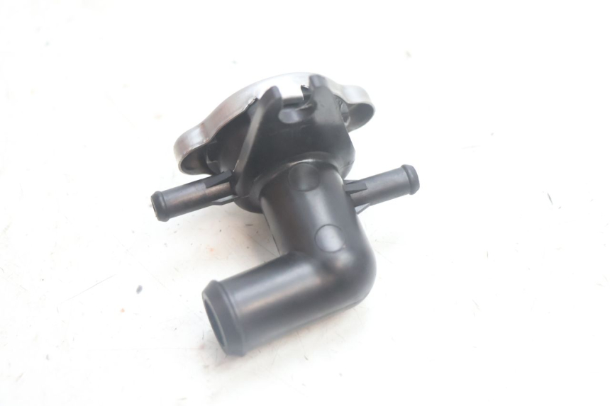 photo de RADIATOR CAP HONDA FJS SILVER WING SILVERWING 400 (2005 - 2008) - Alternative perspective