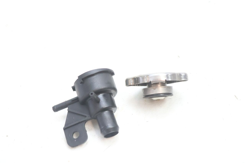 photo de RADIATOR CAP KYMCO MXU R 250 (2004 - 2010) - Technical close-up