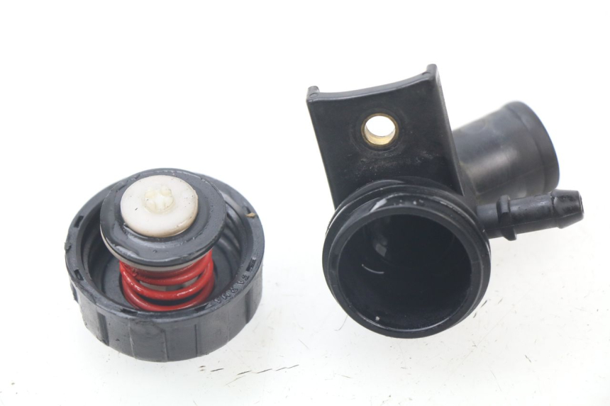 photo de RADIATOR CAP CAGIVA NAVIGATOR 1000 (2000 - 2005) - Main view