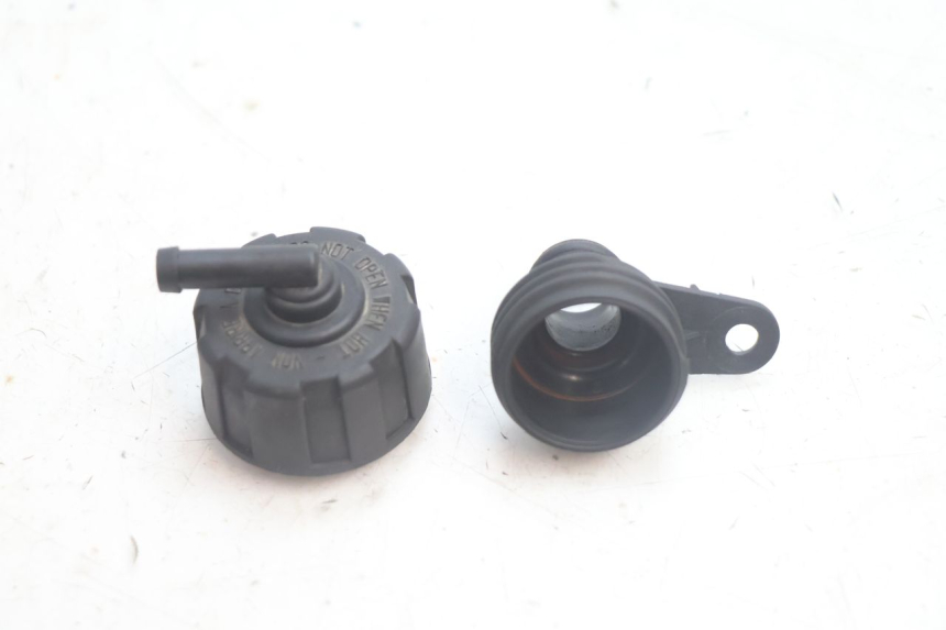 photo de RADIATOR CAP YAMAHA XMAX X-MAX 125 (2006 - 2009) - Main view