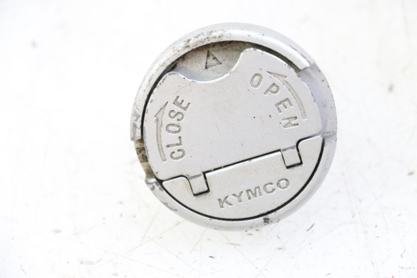 photo de FUEL TANK CAP KYMCO AGILITY 4T 50 (2018 - 2022) - Zoom on usage condition