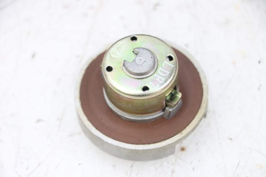 photo de FUEL TANK CAP KYMCO AGILITY 4T 50 (2018 - 2022) - Alternative perspective