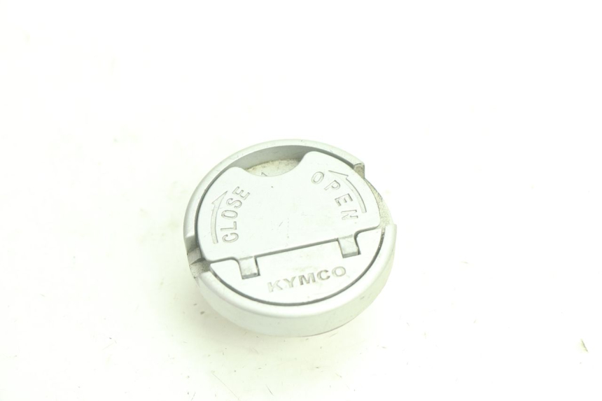 photo de FUEL TANK CAP KYMCO AGILITY 4T 50 (2018 - 2022) - Zoom on usage condition