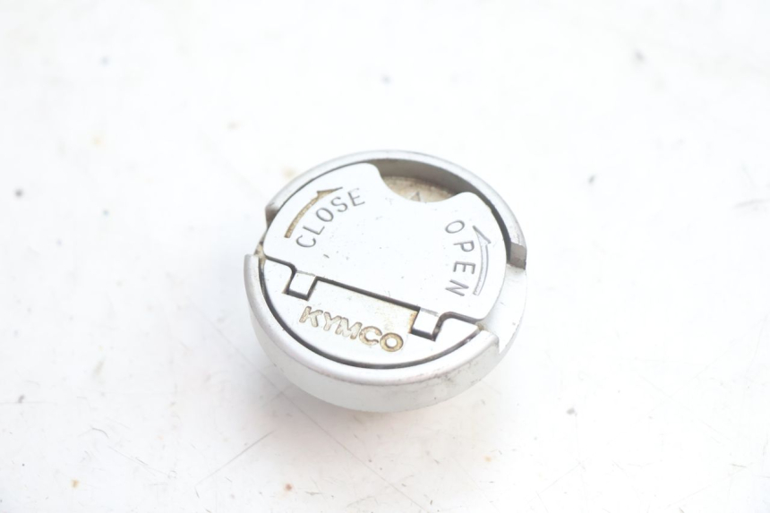 photo de FUEL TANK CAP KYMCO AGILITY 4T 50 (2018 - 2022) - Zoom on usage condition