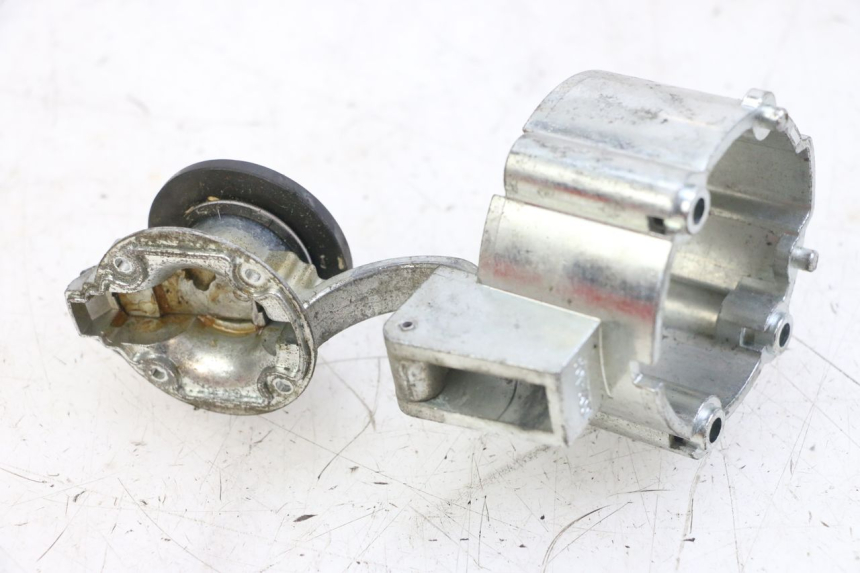 photo de FUEL TANK CAP YAMAHA BW'S BWS 125 (2010 - 2013) - Zoom on usage condition