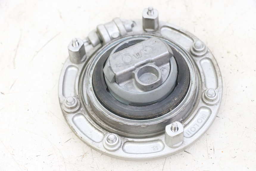 photo de FUEL TANK CAP HONDA CBF 500 (2004 - 2007) - Technical close-up