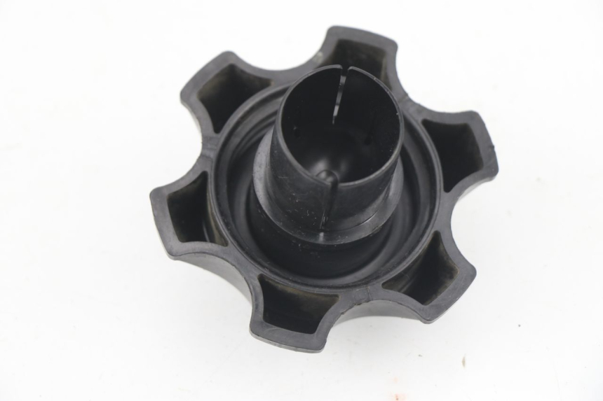 photo de FUEL TANK CAP HONDA CR 125 (1995 - 1997) - Zoom on usage condition